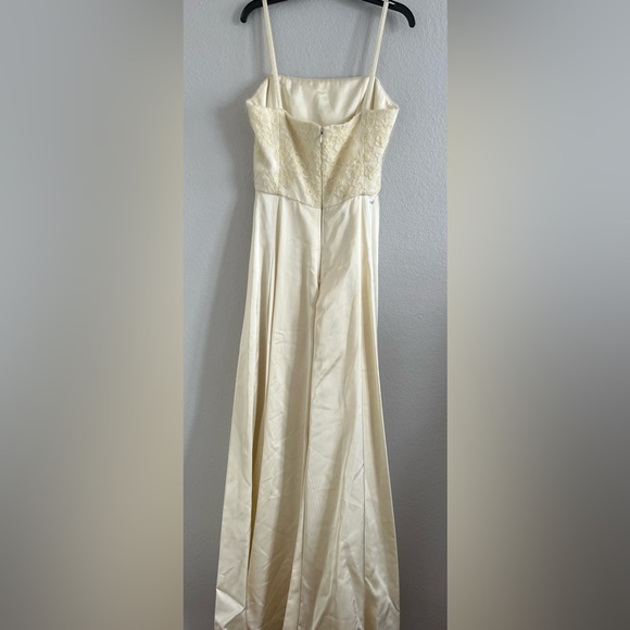 Pianoforte di MaxMara Mohair Lace Wedding Gown - Picture 5 of 10